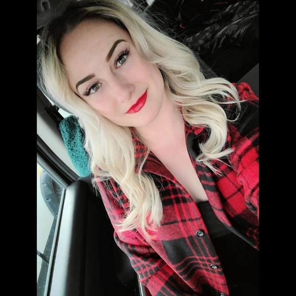 Meet your Posher, Carla - Picture 1 of 1